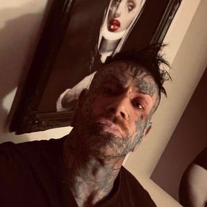 Meet your Posher, Christopher